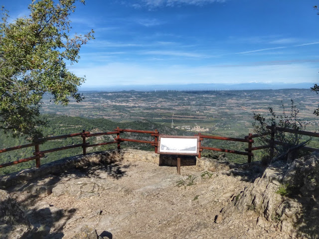 Del Monestir de Poblet al Mirador de La Pena
